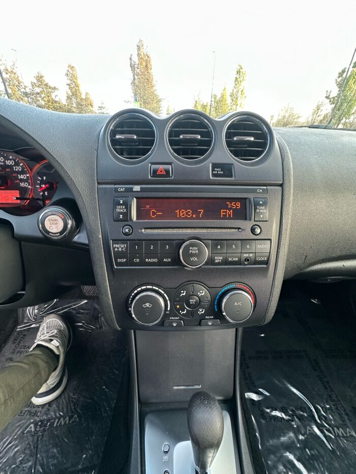 Nissan Altima 2.5 S 2008 - Image 10