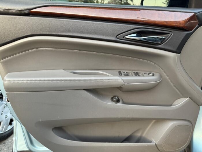 Cadillac SRX Luxury Collection 2011 - Image 13