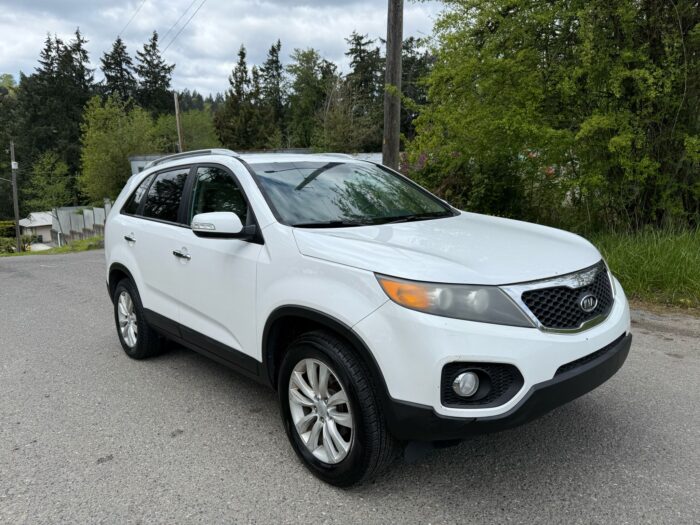Kia Sorento EX 2011 - Image 2