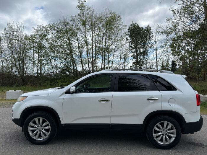 Kia Sorento EX 2011 - Image 4