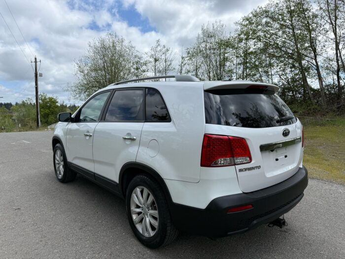 Kia Sorento EX 2011 - Image 5