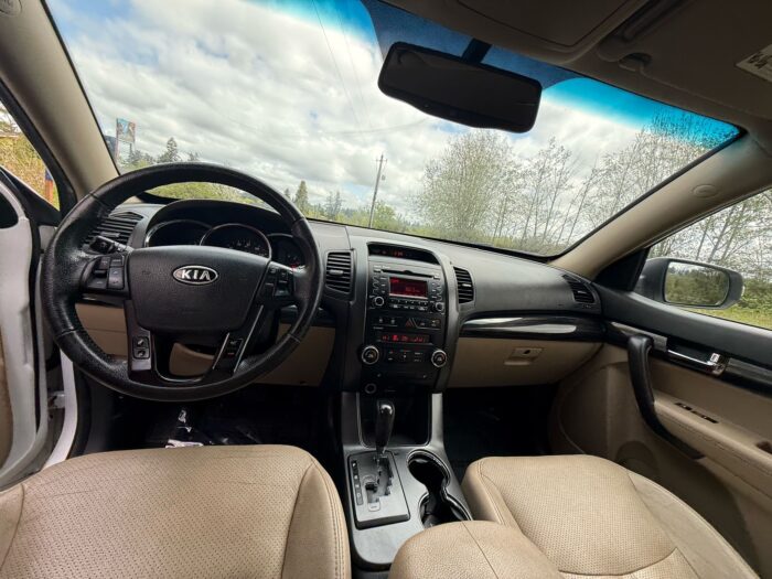 Kia Sorento EX 2011 - Image 9