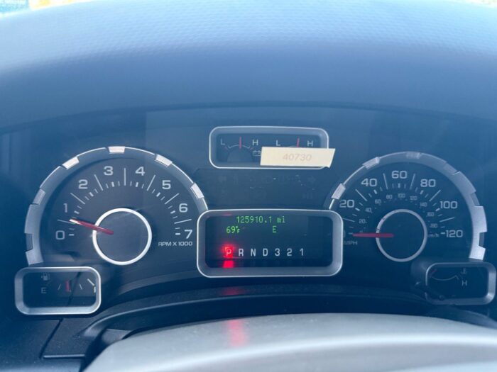 FORD EXPEDITION XLT 2010 - Image 12