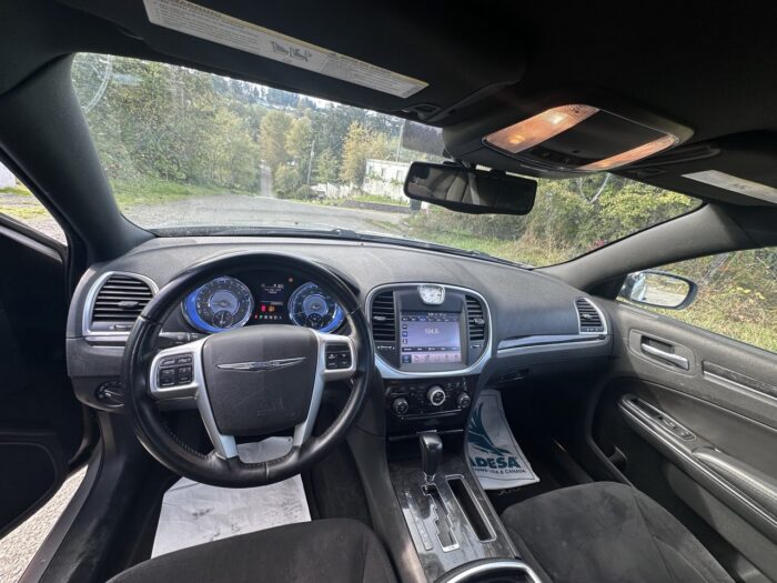 CHRYSLER 300 2011 - Image 4