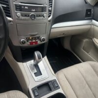 Subaru Outback 2.5i Premium 2011 - Image 10