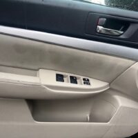 Subaru Outback 2.5i Premium 2011 - Image 9