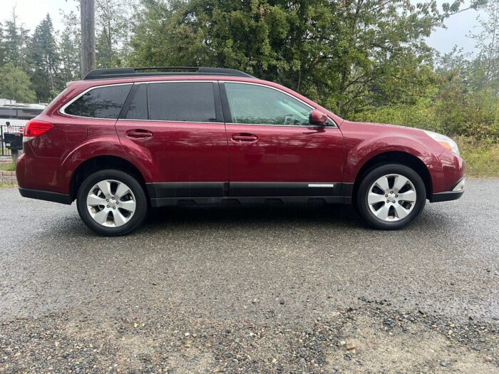Subaru Outback 2.5i Premium 2011 - Image 11