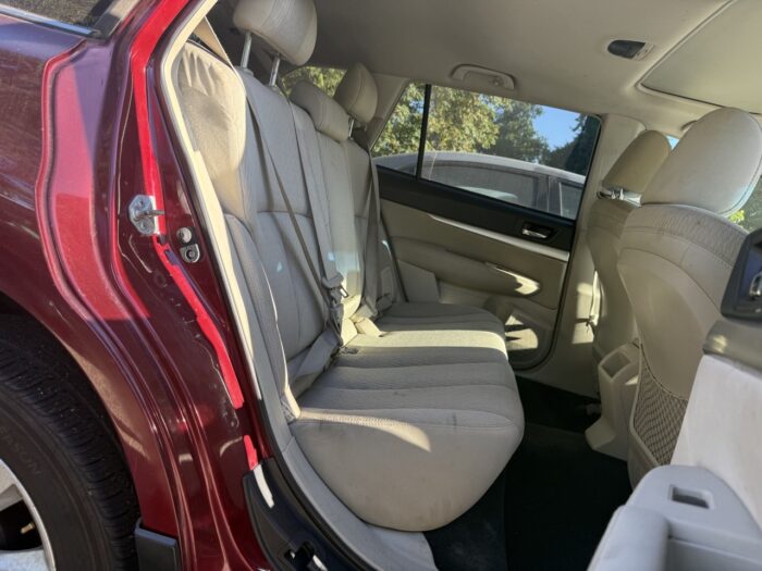 Subaru Outback 2.5i Premium 2011 - Image 6
