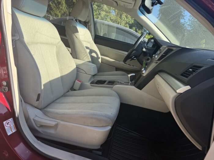 Subaru Outback 2.5i Premium 2011 - Image 2