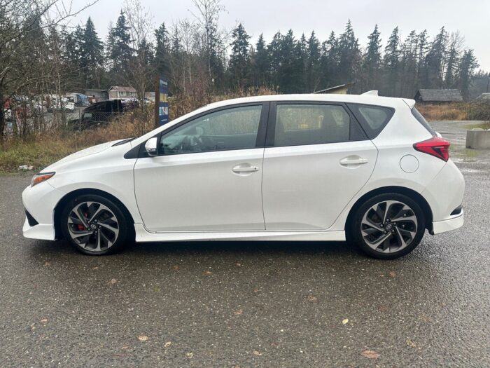 Scion iM 2016 - Image 9