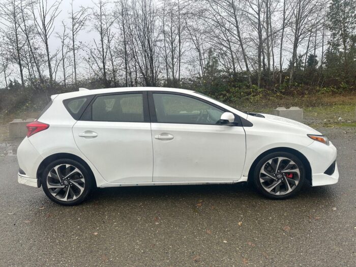 Scion iM 2016 - Image 12