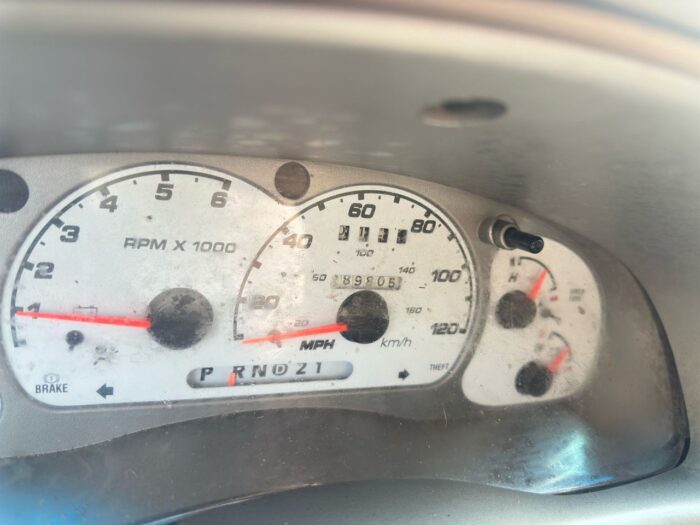 Ford Explorer Sport Trac Value 2002 - Image 3