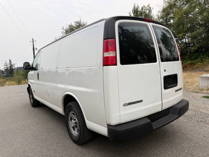 CHEVROLET EXPRESS 2500 - 2003 - Image 8