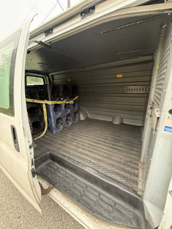 CHEVROLET EXPRESS 2500 - 2003 - Image 9