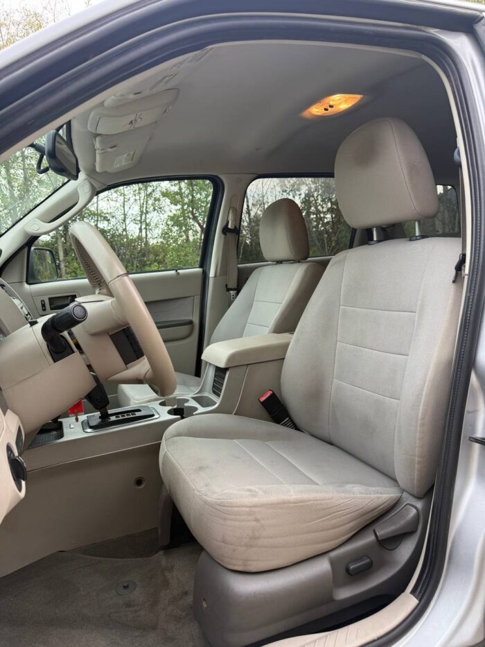 Ford Escape XLT 2012 - Image 9