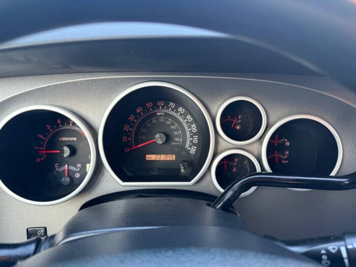 TOYOTA TUNDRA GRADE 2012 - Image 3