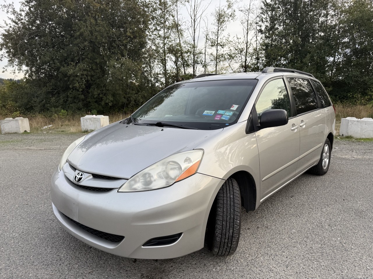 Toyota Sienna LE – 2008 2008 Mercedes R350