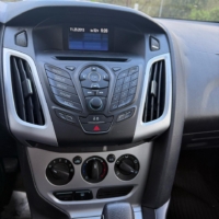 Ford Focus SE Hatchback 2014 - Image 8