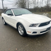Ford Mustang V6 Convertible 2010 - Image 4