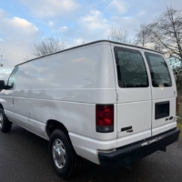 Ford E-Series E-150 Cargo Van 2011 - Image 4