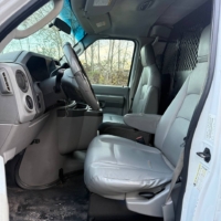 Ford E-Series E-150 Cargo Van 2011 - Image 8
