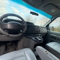 Ford E-Series E-150 Cargo Van 2011 - Image 7