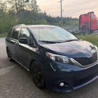 Toyota Sienna SE 8-Passenger 2011 - Image 3