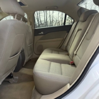 Ford Fusion SE 2011 - Image 8