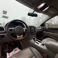 Jeep Grand Cherokee Laredo X 4x4 2011 - Image 8